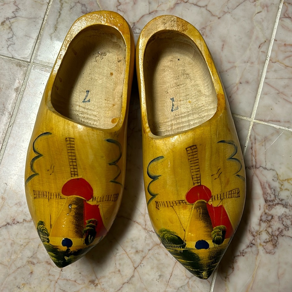 Authentic Vintage Custom Hand Painted Windmill Dutch Wooden “Don” Clogs Size 7